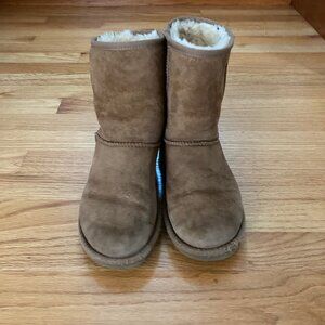 Classic Short Ugg Boots tan